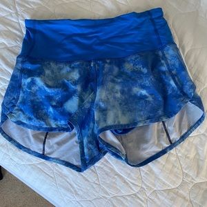 Size 6 Lululemon shirt with 2.5” inseem